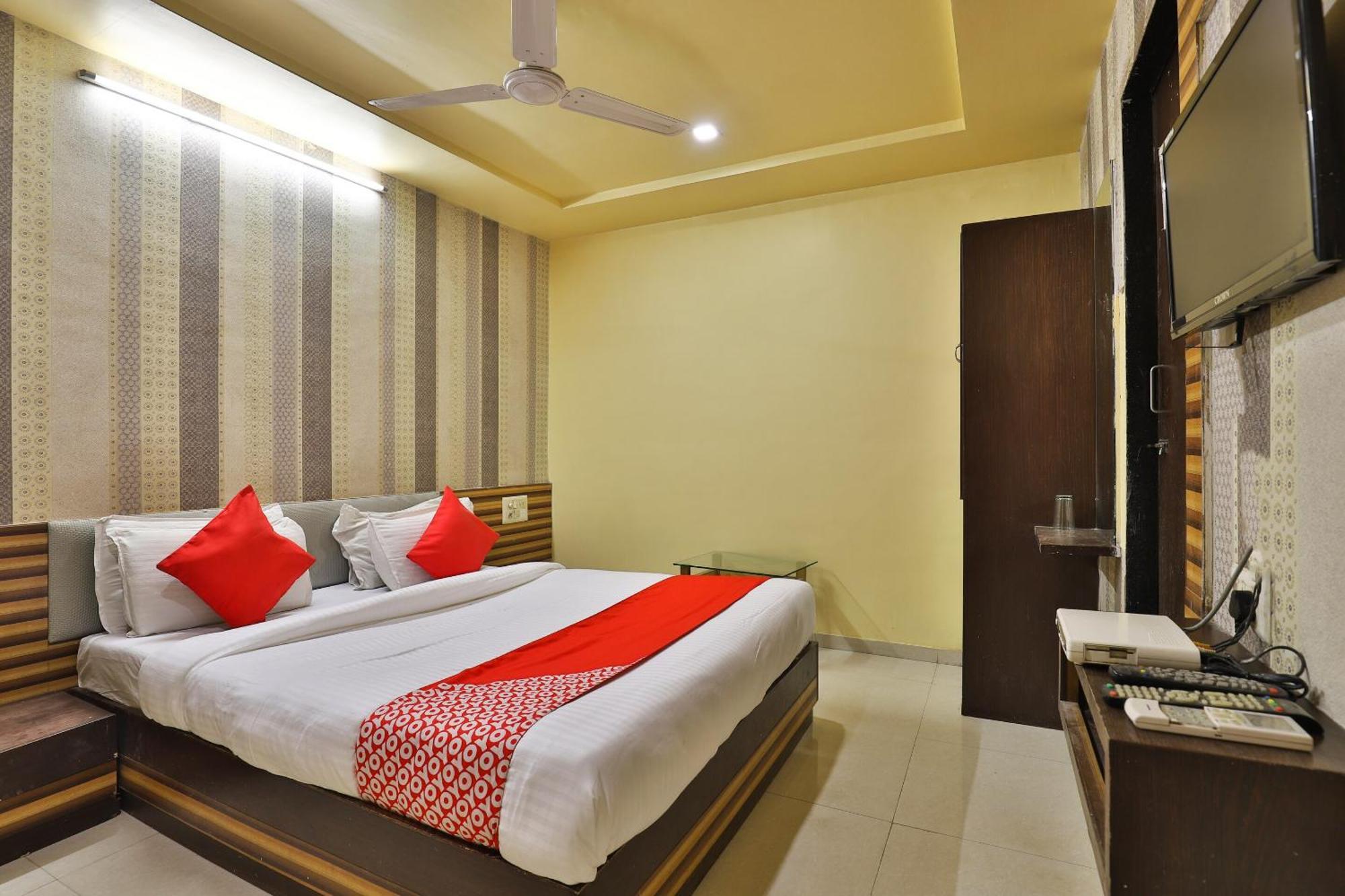 Spot On Hotel Shreeji Palace Ahmedabad Exteriör bild