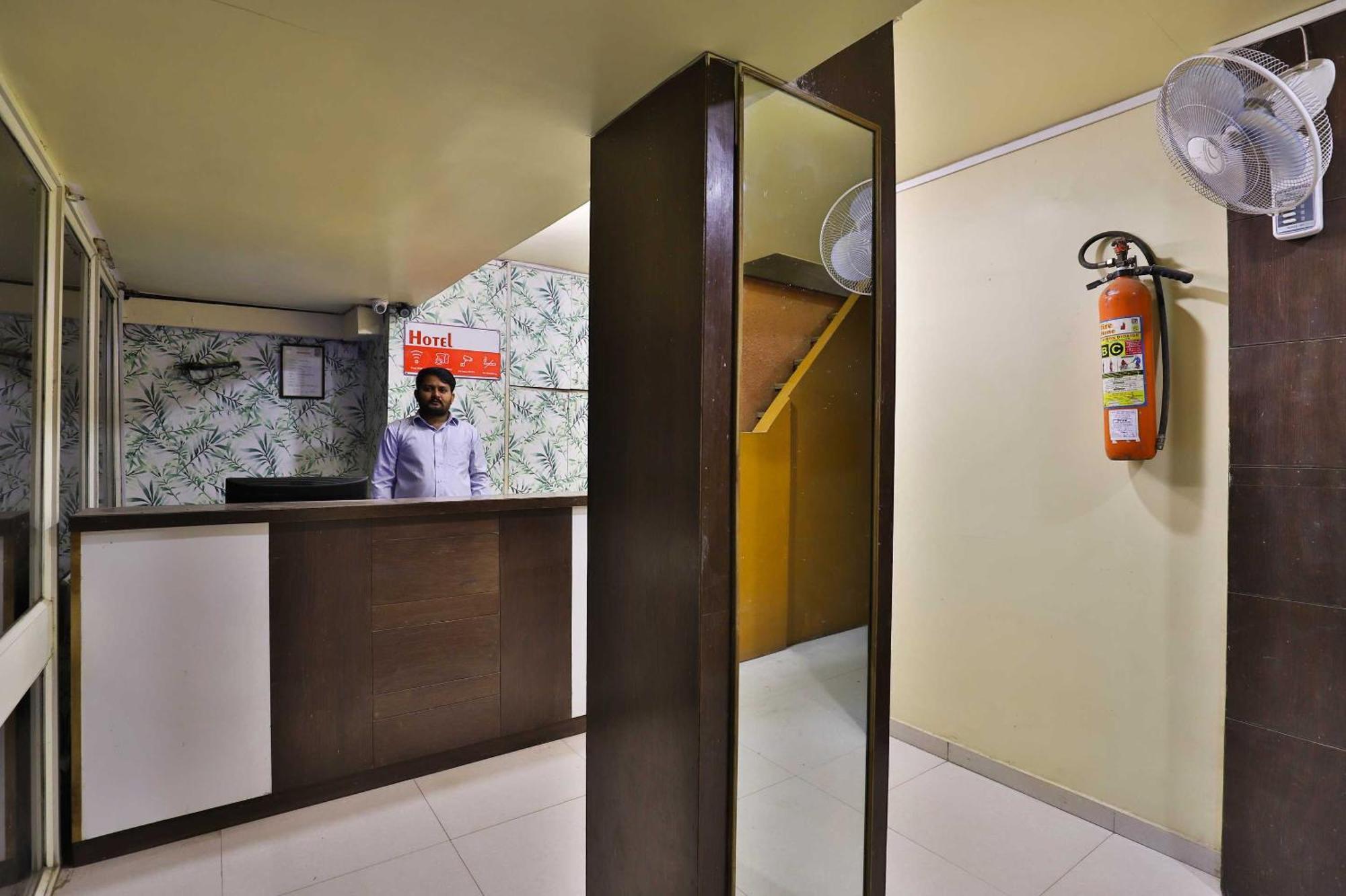 Spot On Hotel Shreeji Palace Ahmedabad Exteriör bild