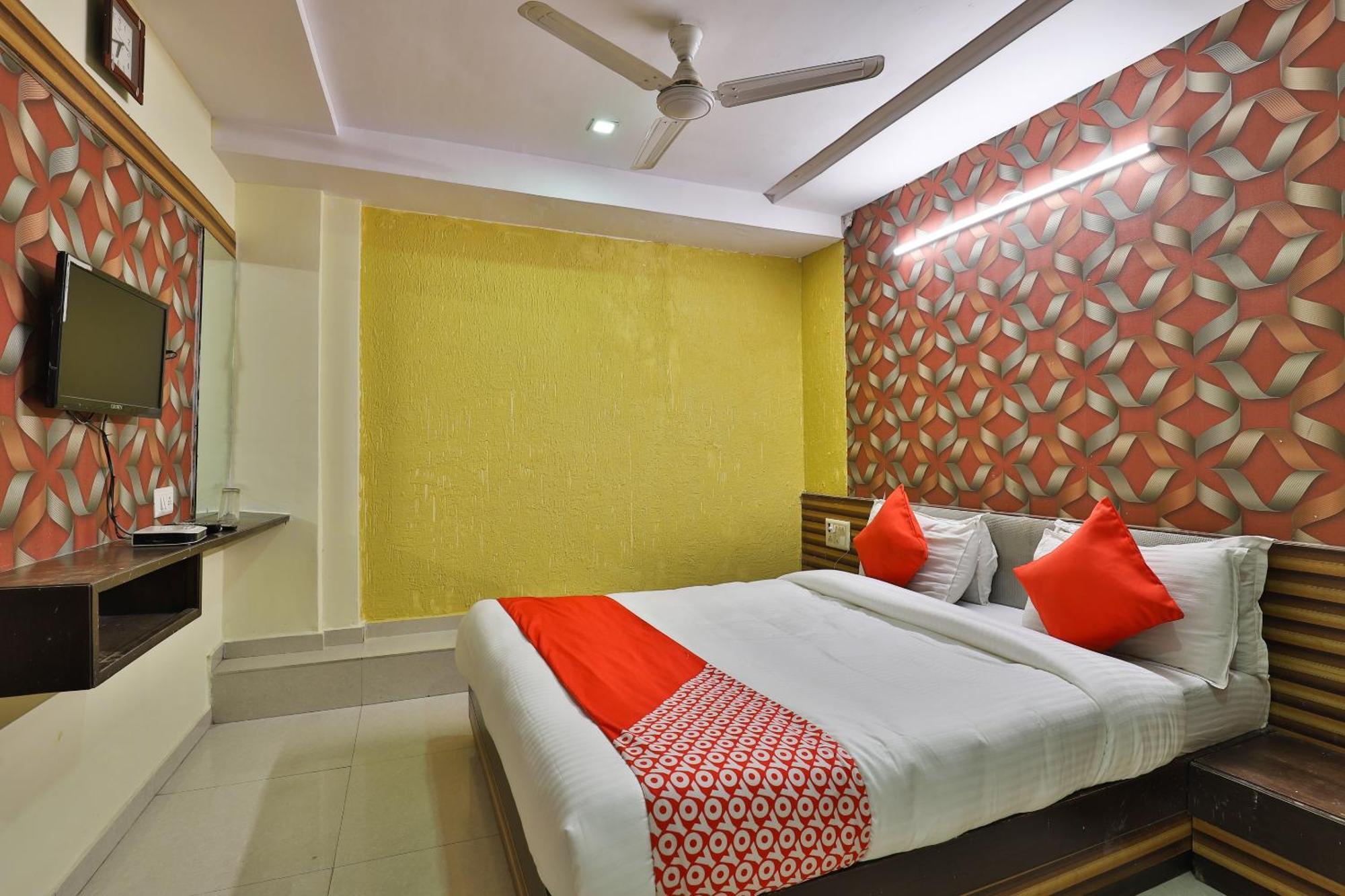 Spot On Hotel Shreeji Palace Ahmedabad Exteriör bild
